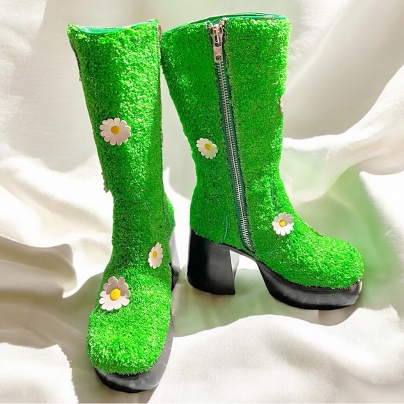 Size 7…….…Unique Daisy Turf Black Platform Boots. New……dELiA*s #007 - Picture 4 of 7